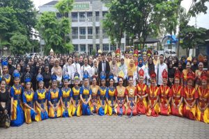Tari Melaju Dengan Mutu UPGRIP Cetak Rekor Kreasi Tari Massal