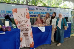 13 Tim Wirausaha Penerima Hibah PKKM 2024 Gelar Bazar Produk