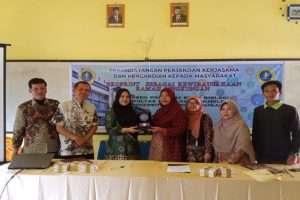 Prodi Biologi FST UPGRIP Adakan Pelatihan Dan Pendampingan Teknik Pembuatan Ecoprint