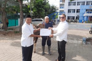 Semangat Berbagi, UPGRIP, BPH PB PGRI dan PGRI Sumsel Lakukan Penyembelihan Hewan Kurban