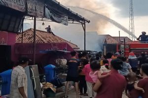 Api Mengamuk di Tanah Abang,  Aksi Cepat Damkar Muba dan Warga Cegah Meluasnya Api