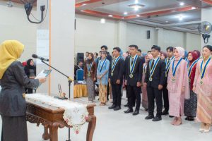 Yudisium ke-160 FKIP UPGRIP: Kukuhkan 377 Lulusan, Ajak Alumni Lanjut S2