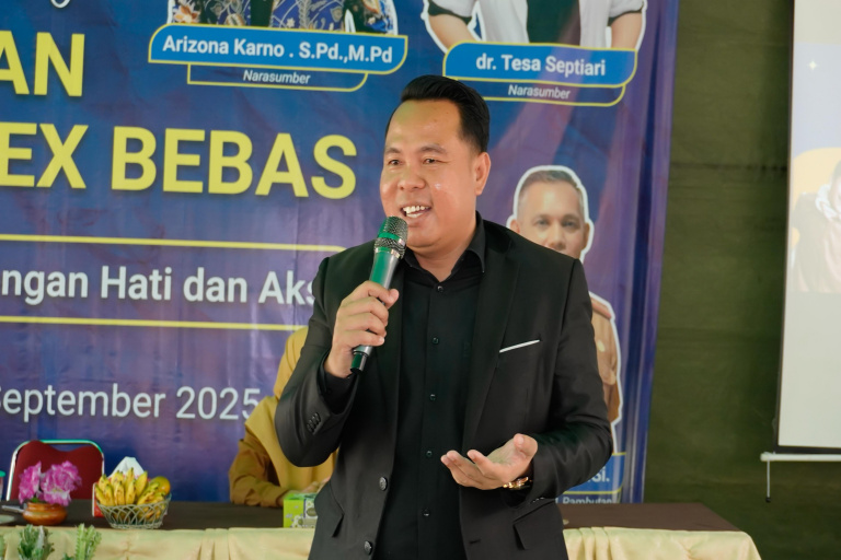 Dosen UPGRIP Jadi Narasumber Seminar Parenting di SMK Negeri 1 Rambutan