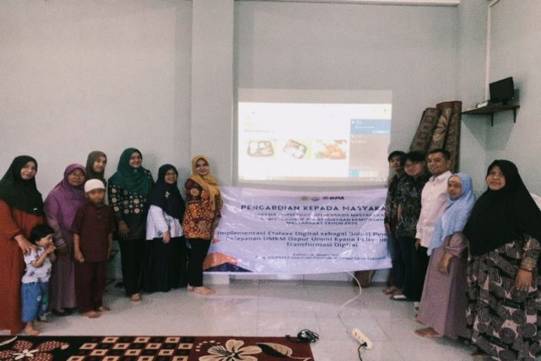 UMKM Dapur Ummi Kyana Palembang Naik Kelas Lewat Implementasi Etalase Digital Bersama Polsri