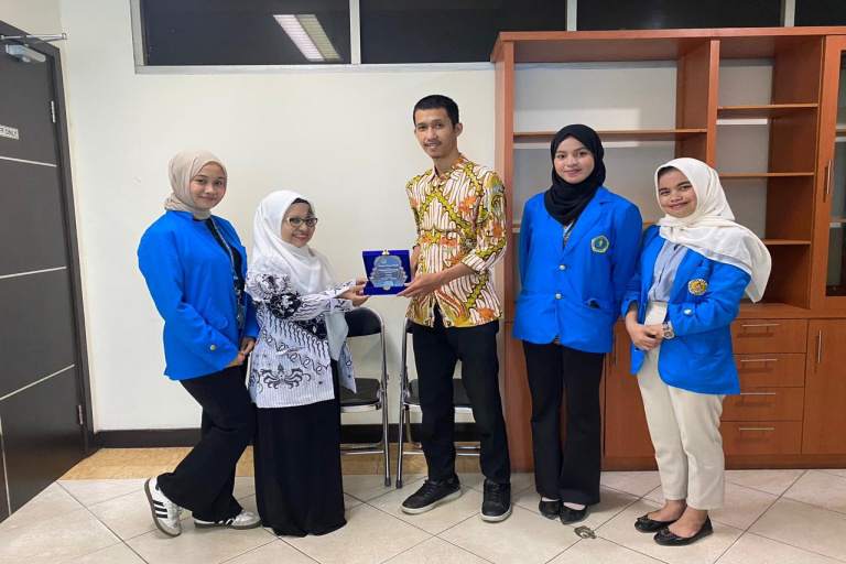 Siapkan Lulusan Siap Kerja, UPGRIP Palembang Antar Mahasiswa Terjun ke Dunia Industri Lewat Program Magang Mandiri