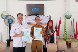 Dosen Teknik Elektro FTI UPGRIP Dorong Literasi Energi Terbarukan Lewat PkM Green Edukasi di SMK Negeri 1 Gelumbang