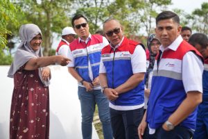 Kawal Misi Kemanusiaan, Dirut PGN Turun Langsung Serahkan Bantuan Bencana Aceh dan Sumatera Utara