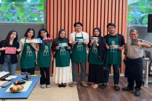 Dari Dapur ke Hati: Cooking Class Sushi Warnai Perayaan Valentine di ARYADUTA Palembang