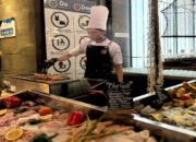Malam Minggu Makin Seru, The Excelton Hadirkan BBQ All You Can Eat dan Live Music di Rooftop
