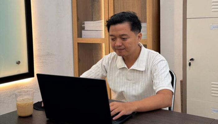 Di Balik Siaran TVRI Sumsel, Ada Tri yang Menemani Bonny Berkarya Lebih dari Satu Dekade