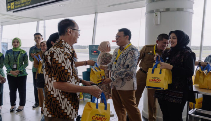 Terbang dari Palembang Naik Garuda, Penumpang Dapat Hadiah Pempek dan Suvenir Spesial
