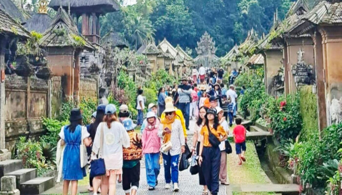 Dari Penglipuran ke Bumi Sriwijaya: Menyulam Masa Depan Pariwisata Berbasis Budaya
