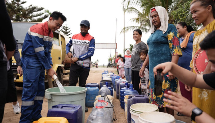 Bantu Penuhi Kebutuhan Air Bersih, Relawan Pertamina Peduli RU Plaju Hadir untuk Masyarakat di Tiga Wilayah